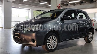 Toyota Etios Hatchback XLS usado (2015) color Gris Oscuro precio $480.000