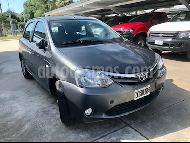 Toyota Etios Hatchback XLS usado (2014) color Gris Oscuro precio $540.000