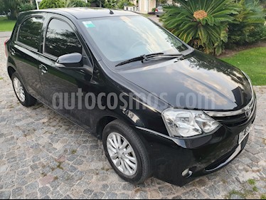Toyota Etios Hatchback XLS usado (2015) color Negro precio $565.000