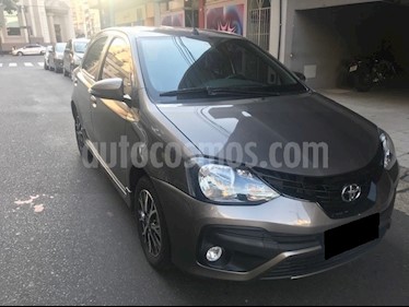 Toyota Etios Hatchback XLS usado (2018) color Gris Oscuro precio $760.000
