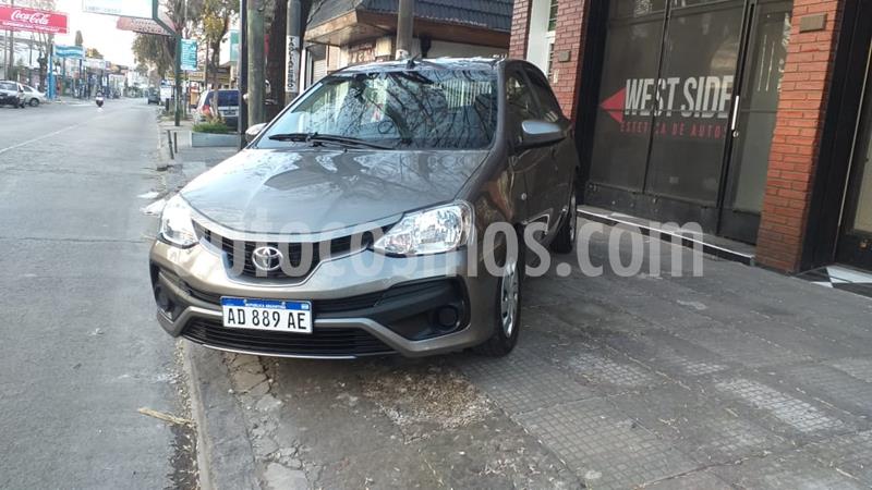 Toyota Etios Hatchback X usado (2019) color Marron precio $850.000
