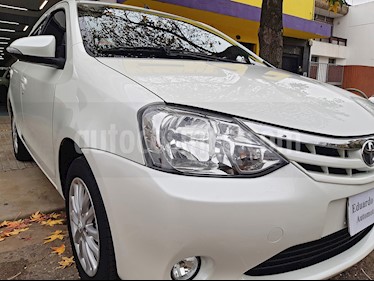 Toyota Etios Hatchback XLS usado (2016) color Blanco precio $750.000