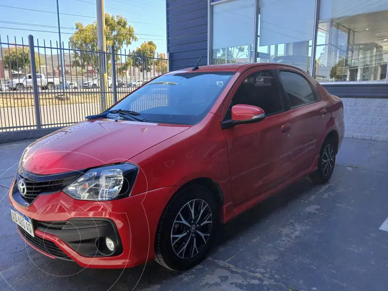 Foto Toyota Etios Hatchback XLS usado (2019) color Rojo precio $18.500.000