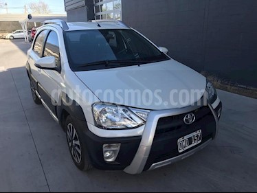 foto Toyota Etios Hatchback Cross usado (2015) color Blanco precio $590.000
