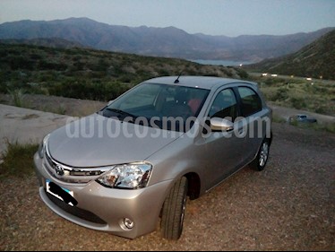 Toyota Etios Hatchback XLS Aut usado (2017) color Gris Plata precio $495.000