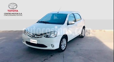 foto Toyota Etios Hatchback XLS usado (2014) color Blanco precio $360.000
