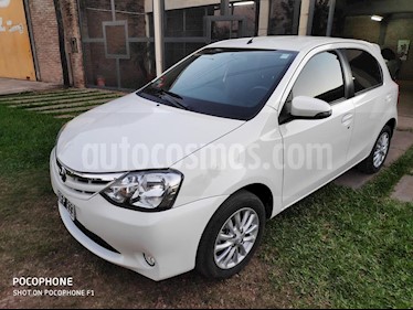 Foto venta Auto usado Toyota Etios Hatchback XLS (2015) color Blanco precio $380.000