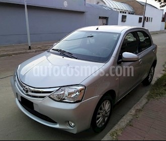 foto Toyota Etios Hatchback XLS usado (2014) color Gris Claro precio $365.000
