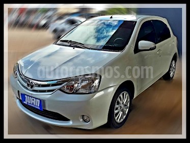 foto Toyota Etios Hatchback XLS usado (2016) color Blanco precio $462.000