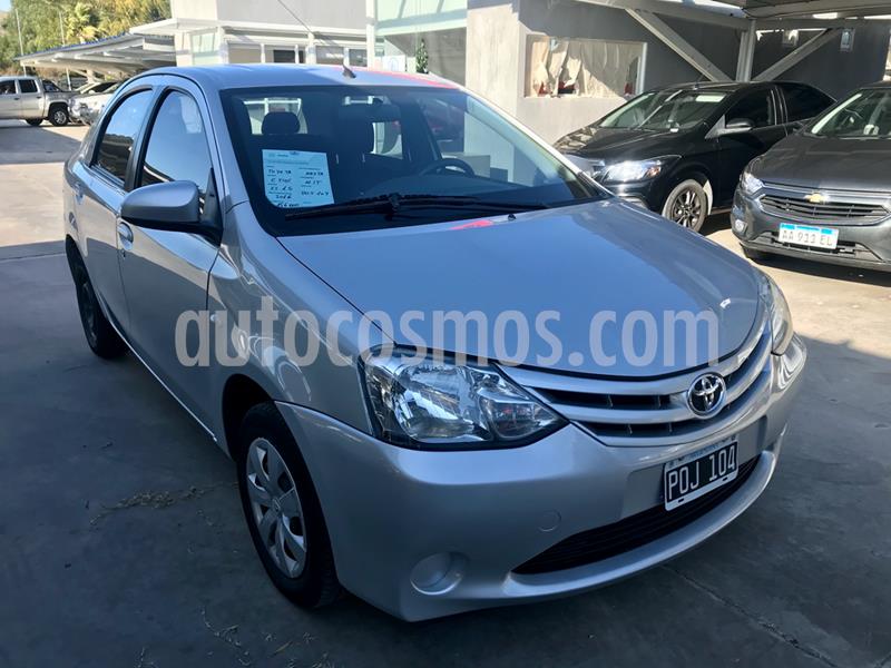 foto Toyota Etios Sedán XS usado (2016) color Gris Claro precio $690.000