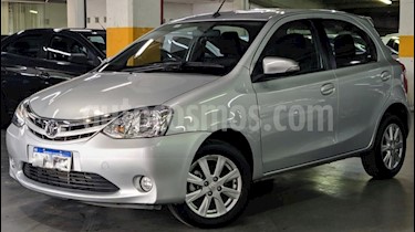 Toyota Etios Sedan XLS Aut usado (2017) color Gris Claro precio $670.000