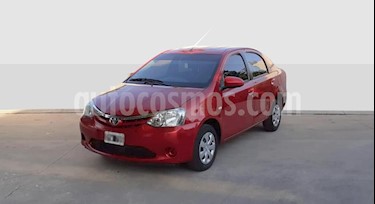 foto Toyota Etios Sedán XS usado (2015) color Rojo precio $395.000