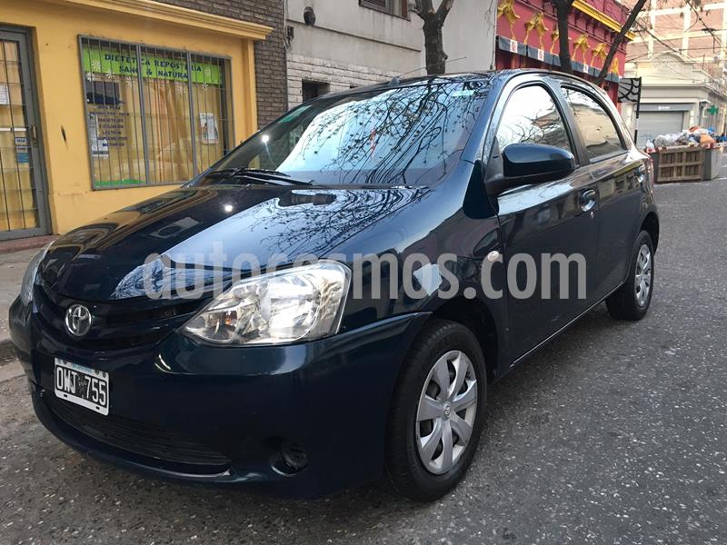 Toyota Etios Sedan XS usado (2015) color Verde precio $600.000