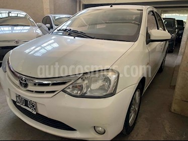 foto Toyota Etios Sedán XLS usado (2013) color Blanco precio $630.000