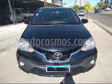 foto Toyota Etios Sedán Platinum Aut 2016/17 usado (2018) color Negro precio $790.000