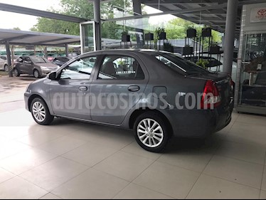 Toyota Etios Sedan XLS usado (2015) color Gris Oscuro precio $480.000