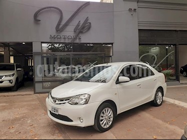 foto Toyota Etios Sedán XLS usado (2014) color Blanco precio $540.000