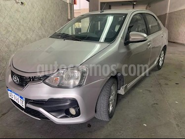 Toyota Etios Sedan XLS usado (2017) color Gris Plata precio $630.000