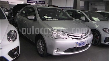 foto Toyota Etios Sedán XLS Aut 2016/17 usado (2016) color Plata precio $689.900