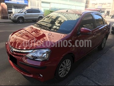 Toyota Etios Sedan XLS 2015/2016 usado (2015) color Rojo precio $490.000
