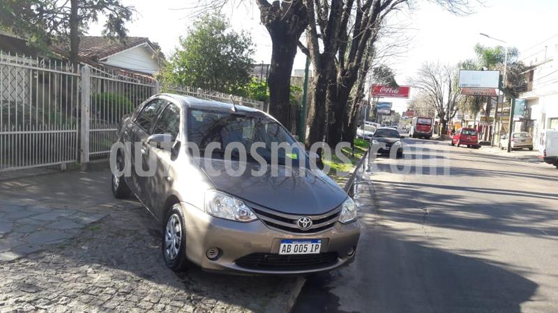 foto Toyota Etios Sedán XS 2016/17 usado (2017) color Arena precio $850.000