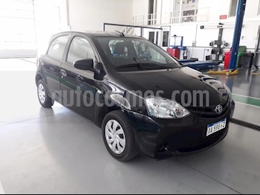 Toyota Etios Sedan XS 2016/17 usado (2016) color Negro precio $580.000