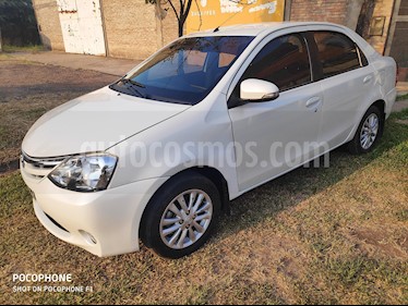 Toyota Etios Sedan XLS usado (2016) color Blanco precio $650.000