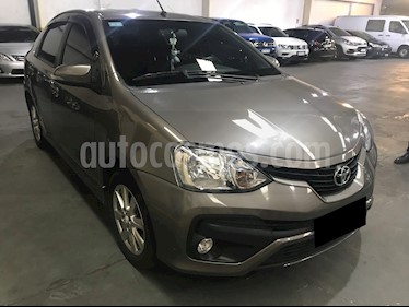 foto Toyota Etios Sedán XLS usado (2017) color Gris Oscuro precio $640.000