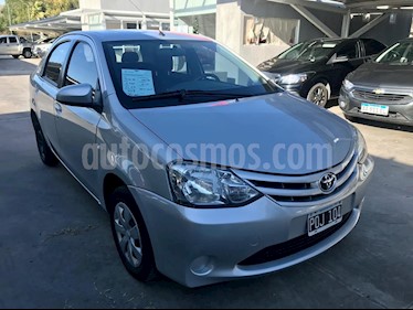 foto Toyota Etios Sedán XS usado (2016) color Gris Claro precio $630.000