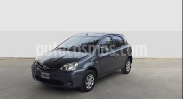 foto Toyota Etios Sedán XS usado (2014) color Gris Oscuro precio $510.000