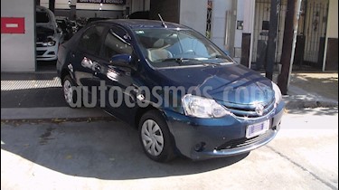 foto Toyota Etios Sedán XS usado (2016) color Azul Catalina precio $549.900