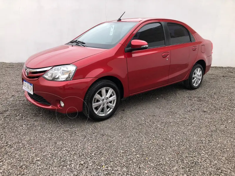 Foto Toyota Etios Sedan XLS 2015/2016 usado (2016) color Rojo precio $6.150.000