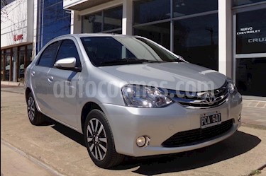 Toyota Etios Sedan Platinum Aut usado (2015) color Gris Claro precio $475.000