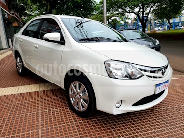 foto Toyota Etios Sedán XLS 2016/17 usado (2016) color Blanco precio $434.990