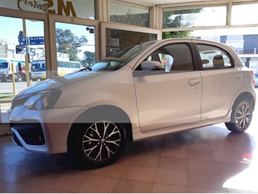 foto Toyota Etios Sedán XLS 2016/17 usado (2019) color Gris Oscuro precio $795.000