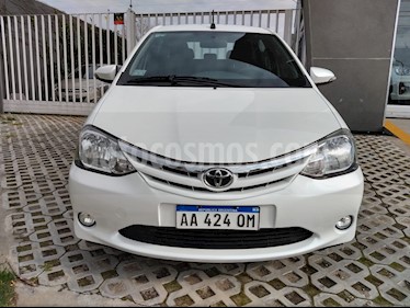 foto Toyota Etios Sedán XLS Aut usado (2016) color Blanco Perla precio $550.000