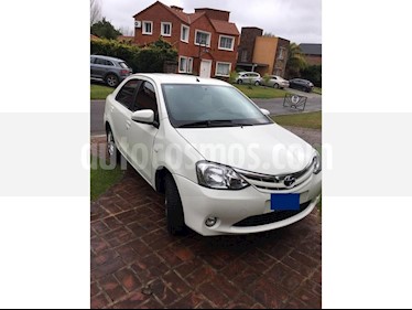 foto Toyota Etios Sedán XLS usado (2014) color Blanco Perla precio $350.000