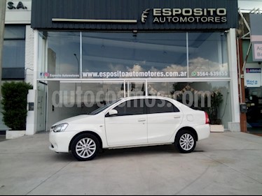 foto Toyota Etios Sedán XLS usado (2014) color Blanco precio $445.000