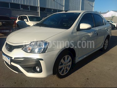 foto Toyota Etios Sedán XLS usado (2017) color Blanco precio $479.000