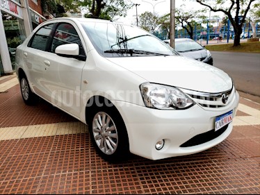 foto Toyota Etios Sedán XLS usado (2014) color Blanco precio $449.990