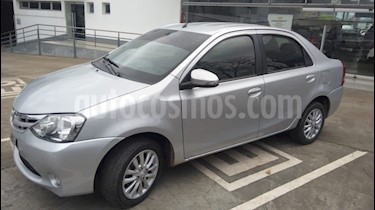 foto Toyota Etios Sedán XLS usado (2015) color Gris Plata precio $450.000
