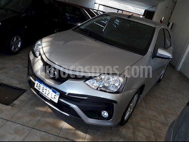 foto Toyota Etios Sedán XLS usado (2017) color Gris Oscuro precio $350.000