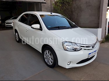 foto Toyota Etios Sedán XLS usado (2016) color Blanco precio $545.000