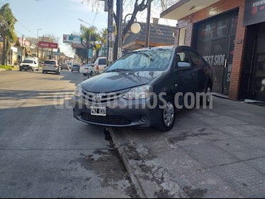 Foto Toyota Etios Sedan XS 2015/2016 usado (2016) color Gris Oscuro precio $390.000