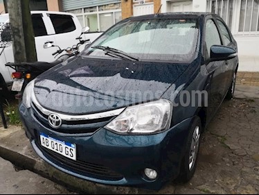 foto Toyota Etios Sedán XS 2016/17 usado (2017) color Azul Catalina precio $335.000