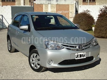 foto Toyota Etios Sedán XS usado (2015) color Gris Claro precio $210.000