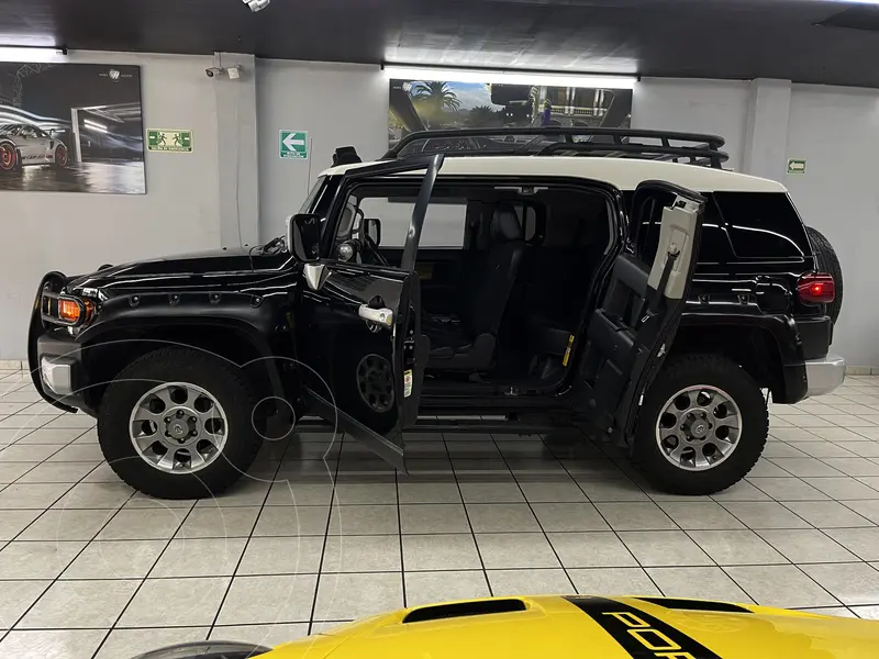 toyota fj-cruiser