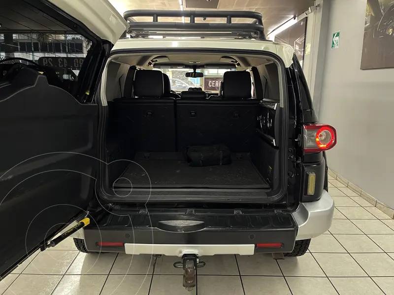toyota fj-cruiser
