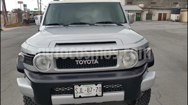 Foto Toyota FJ Cruiser Premium usado (2008) color Plata precio $290,000