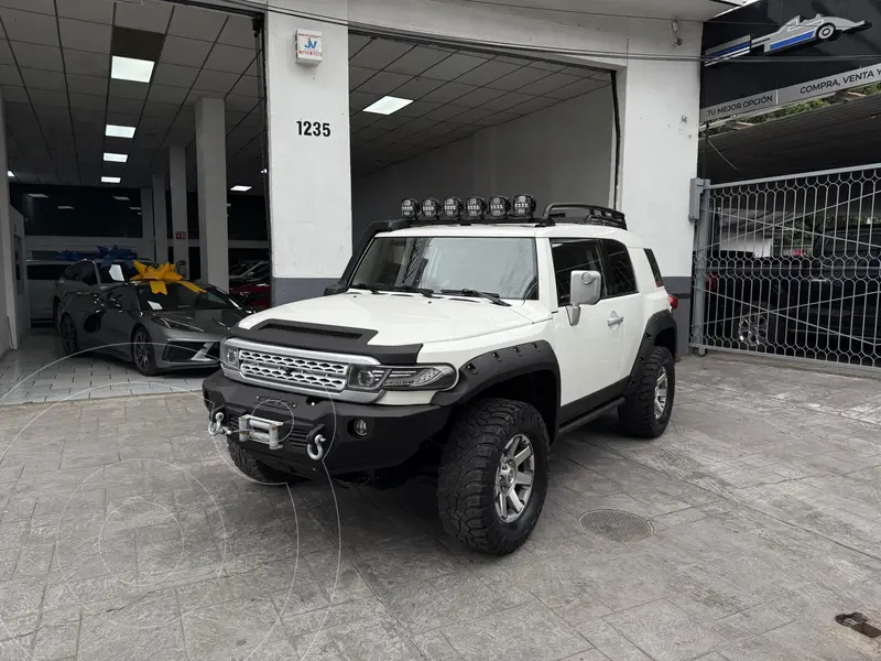 Foto Toyota FJ Cruiser Premium usado (2014) color Blanco precio $689,900
